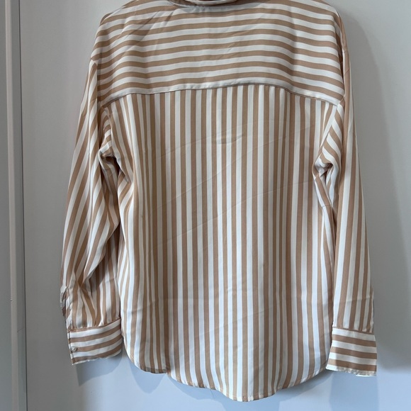 Women’s Button up Blouse - Picture 4 of 4